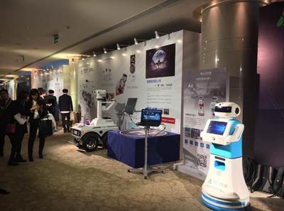 中智科創(chuàng)機器人亮劍雅居樂發(fā)布會發(fā)力智慧社區(qū)建設(shè)